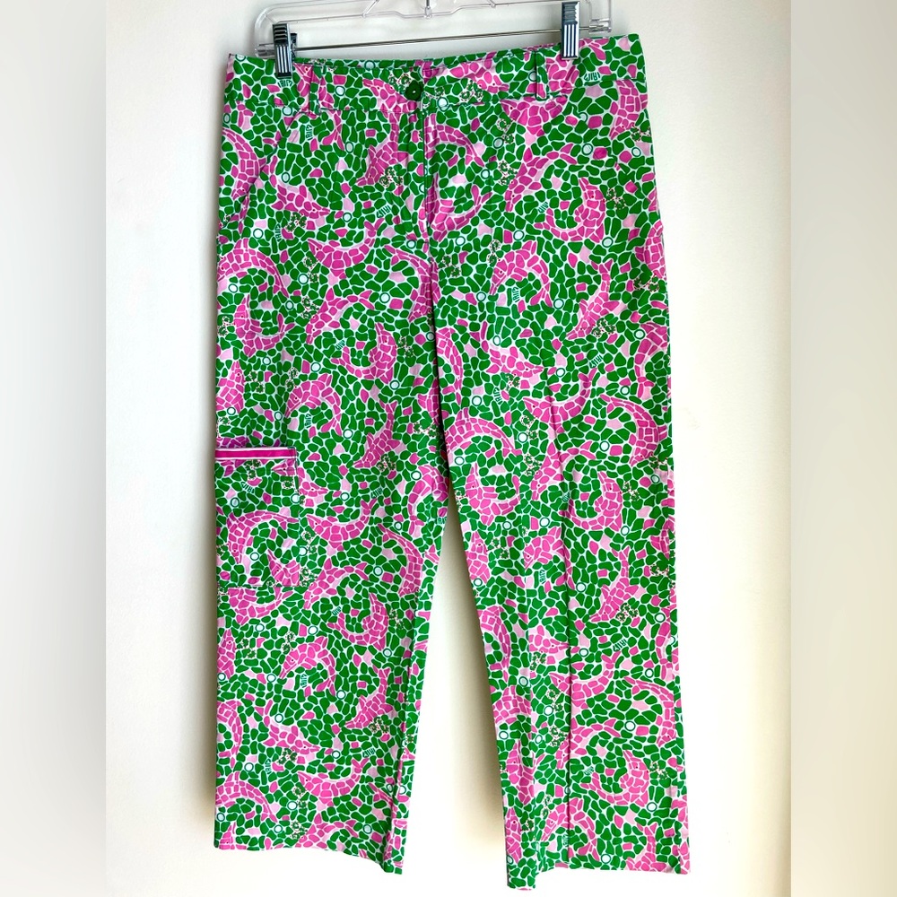 LILLY PULITZER Green & Pink Mosaic Dolphin"Golphin"
Capri pants Size M (8 or10)